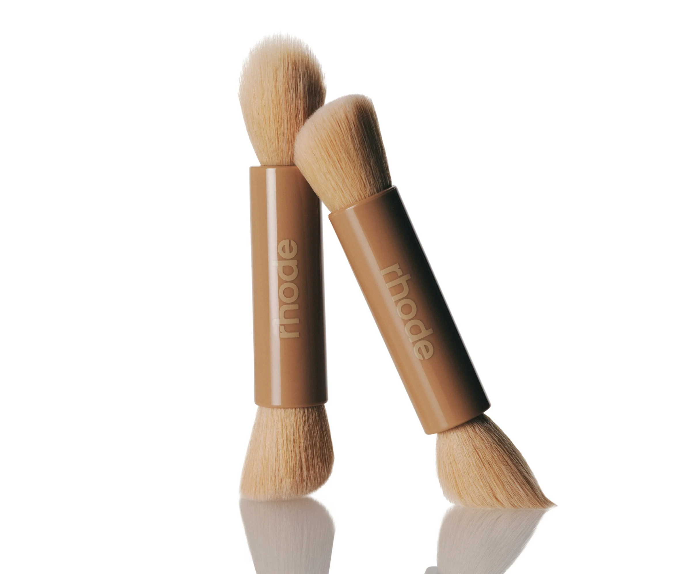 pocket brush (Brocha de maquillaje de doble punta)